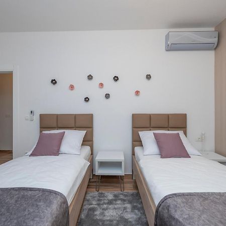 Luxury Apartments - La Vir 1 & 2 Eksteriør bilde