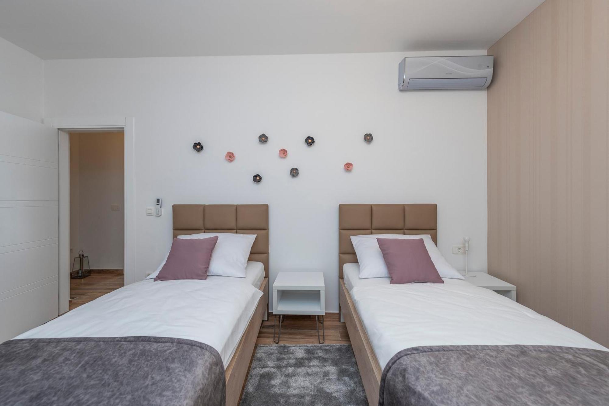 Luxury Apartments - La Vir 1 & 2 Eksteriør bilde