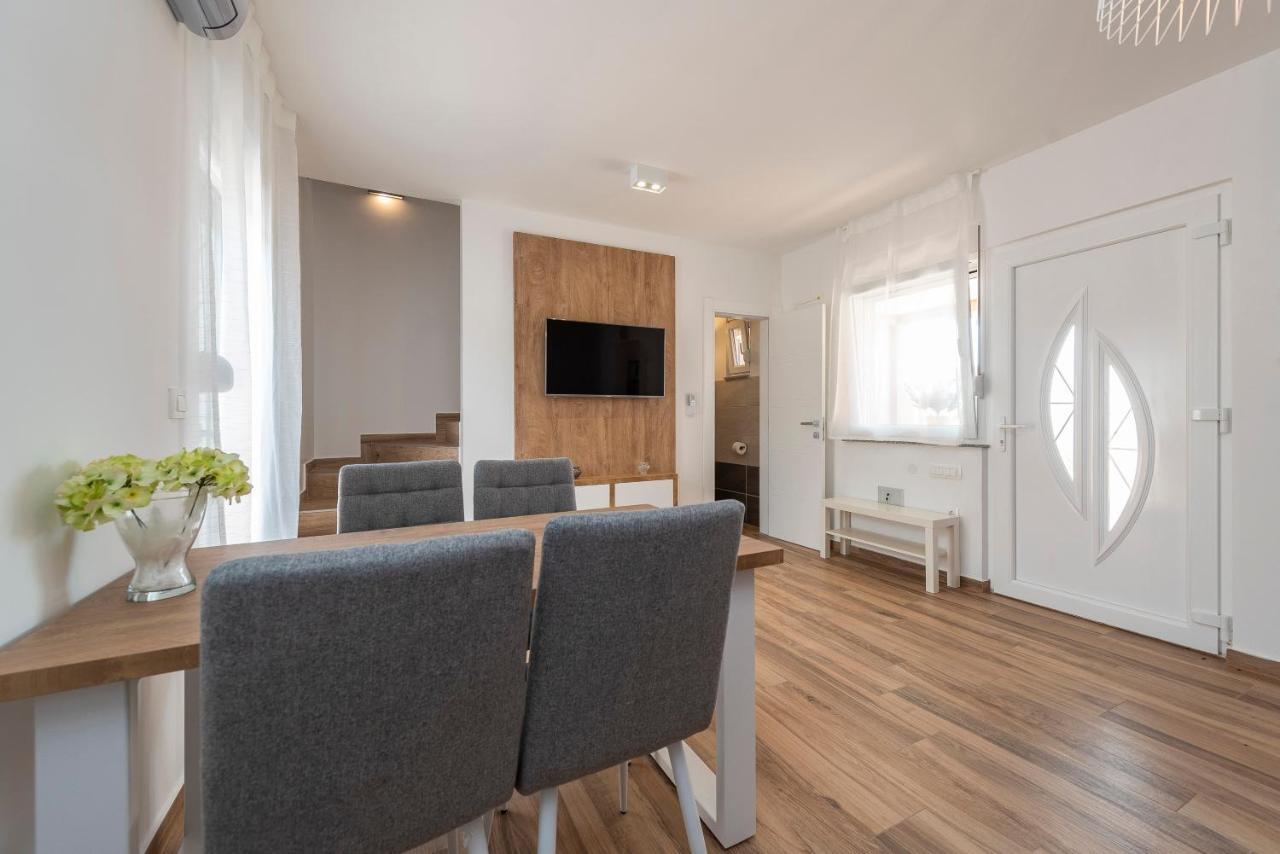 Luxury Apartments - La Vir 1 & 2 Eksteriør bilde